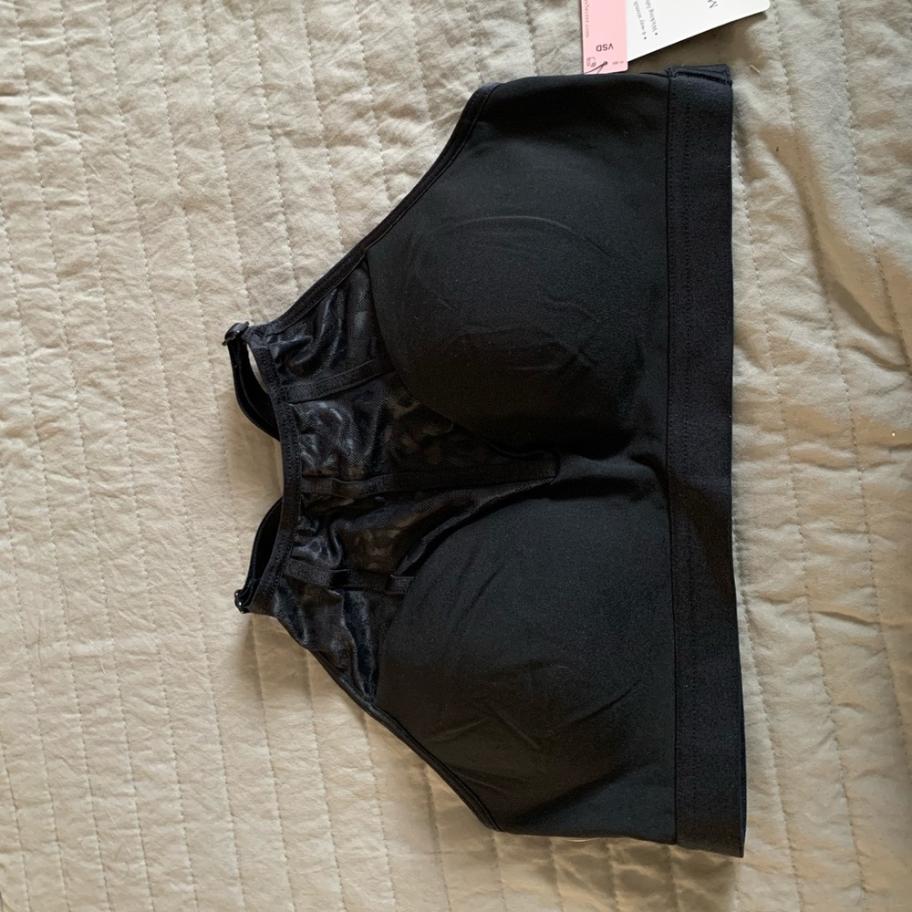 Victoria’s Secret High Neck Cheetah Print Sports Bra